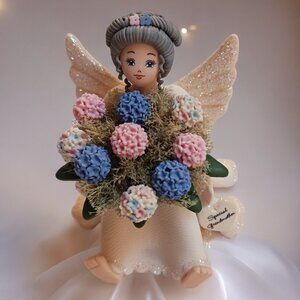 Rare Kneeded Angel "Grandmother" Barefoot Collection Figurine By Carol G…